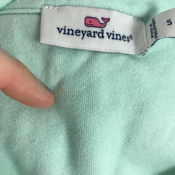 🐳Vineyard Vines resort stripe shep shirt!! - Picture 8 of 8